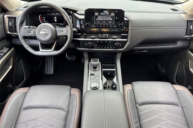 2025 Nissan Pathfinder Platinum