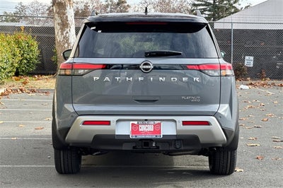 2025 Nissan Pathfinder Platinum