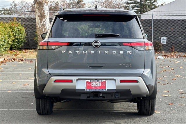 2025 Nissan Pathfinder Platinum
