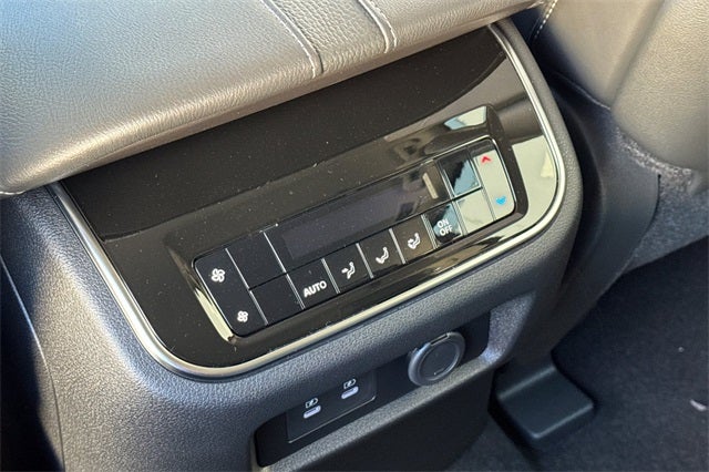 2026 Nissan Armada SV